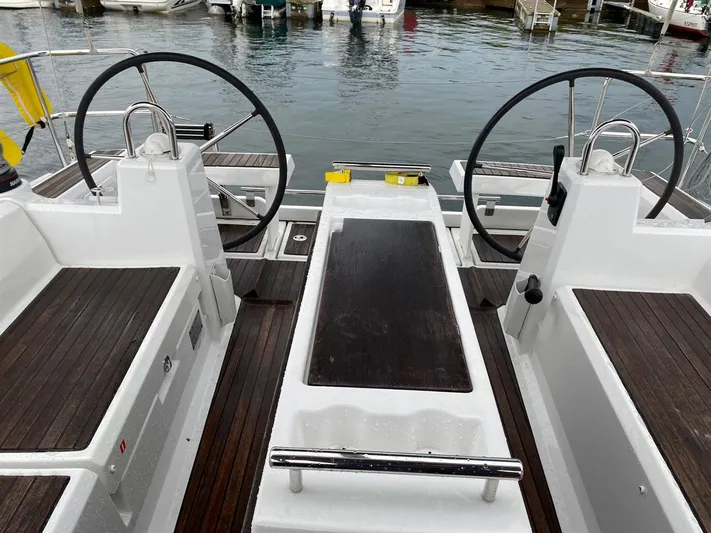 Rock Chalk Yacht Photos Pics Twin Wheels