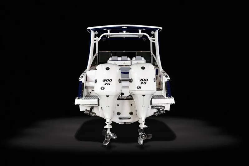  Yacht Photos Pics 2023-Chaparral-300-OSX-MarineMax