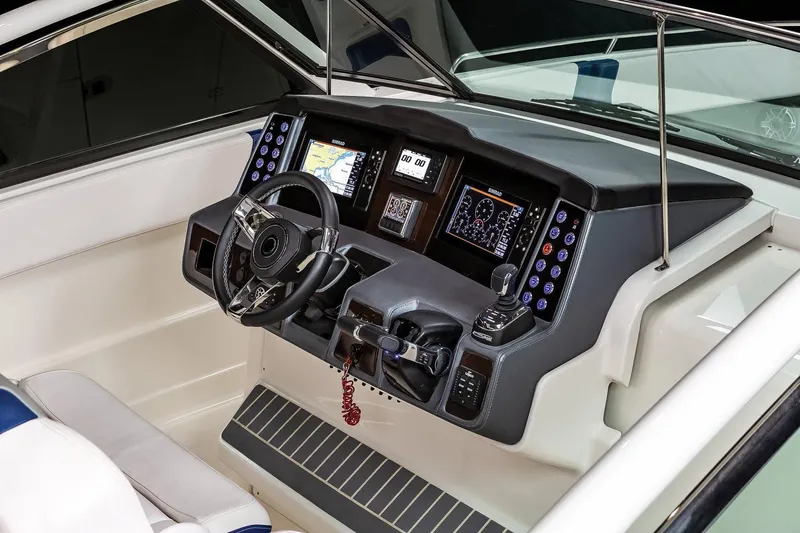  Yacht Photos Pics 2023-Chaparral-300-OSX-MarineMax