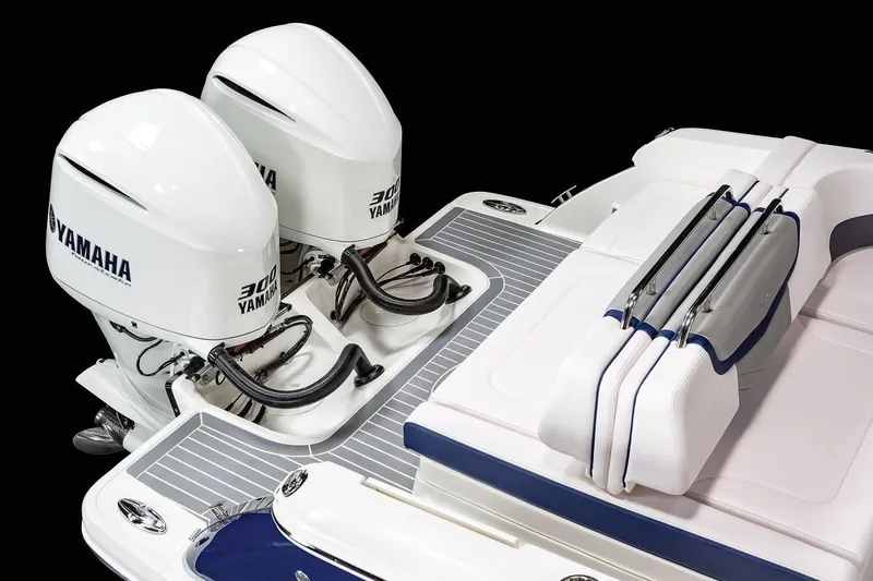  Yacht Photos Pics 2023-Chaparral-300-OSX-MarineMax