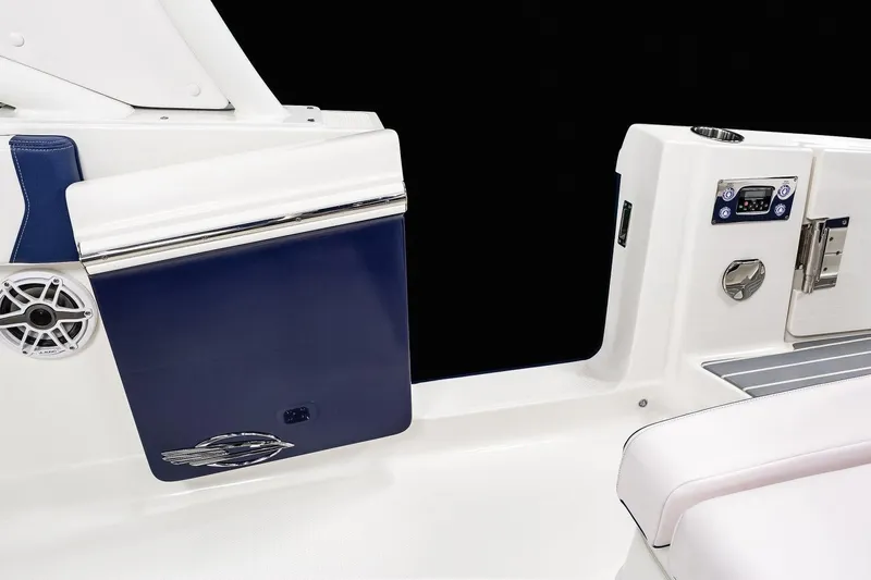  Yacht Photos Pics 2023-Chaparral-300-OSX-MarineMax