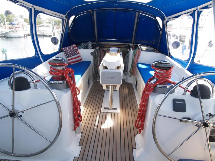  Yacht Photos Pics Cockpit w/Enclosure/Dual Helms & Cockpit Table