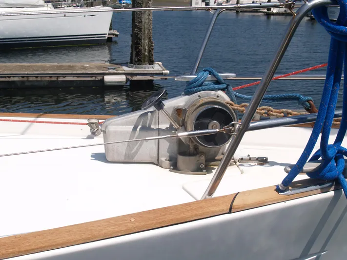  Yacht Photos Pics Electric Windlass