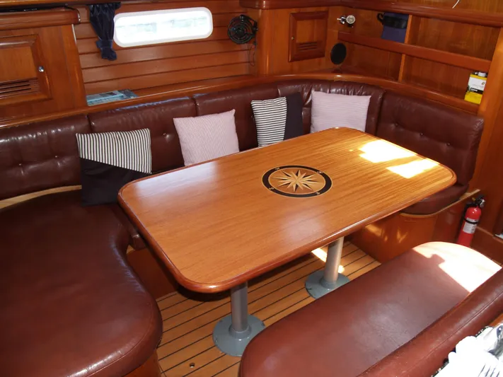  Yacht Photos Pics Dinette Accomidates the Whole Crew