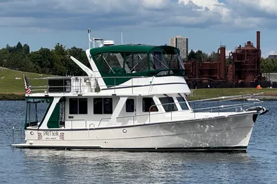 Helmsman Trawlers 38 Sedan