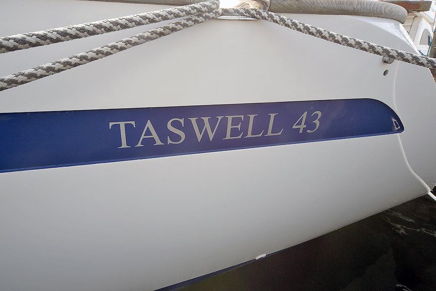 1996 Taswell 43