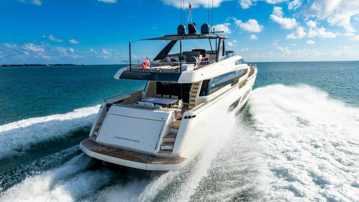 2018 Ferretti Yachts 85 