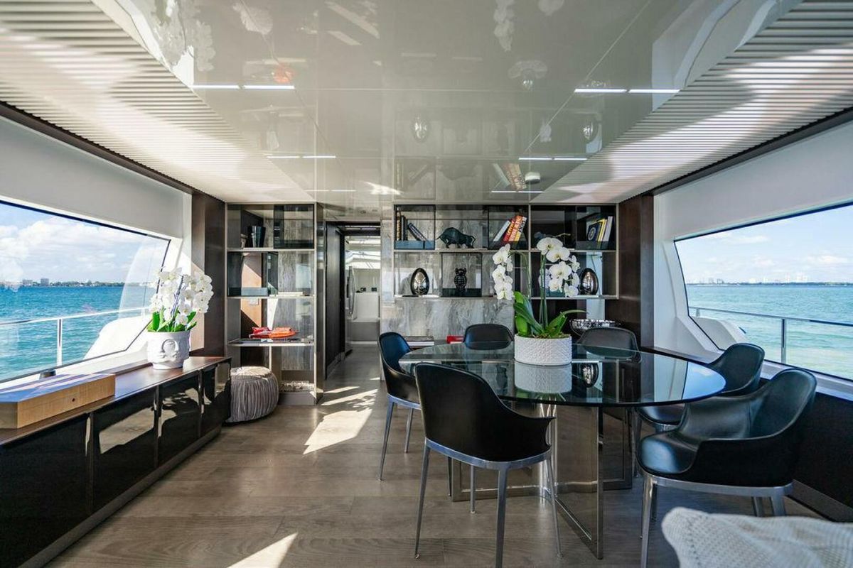 2018 Ferretti Yachts 85 