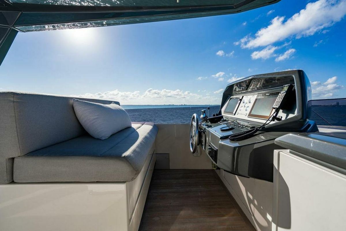 2018 Ferretti Yachts 85 