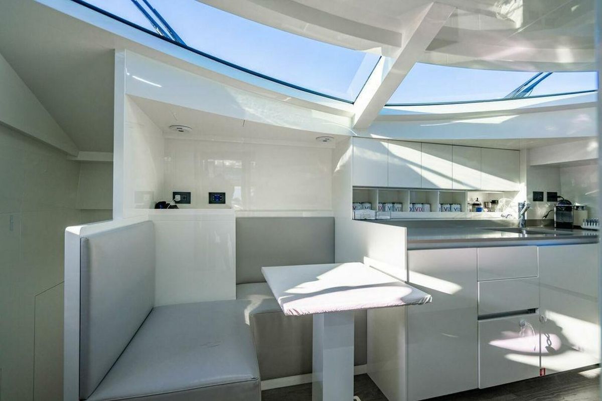 2018 Ferretti Yachts 85 