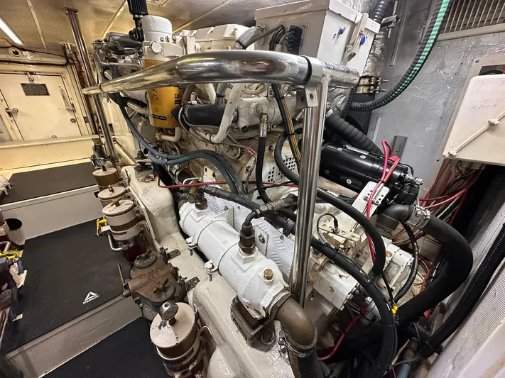 Beyond Capricorn 1 Yacht Photos Pics 