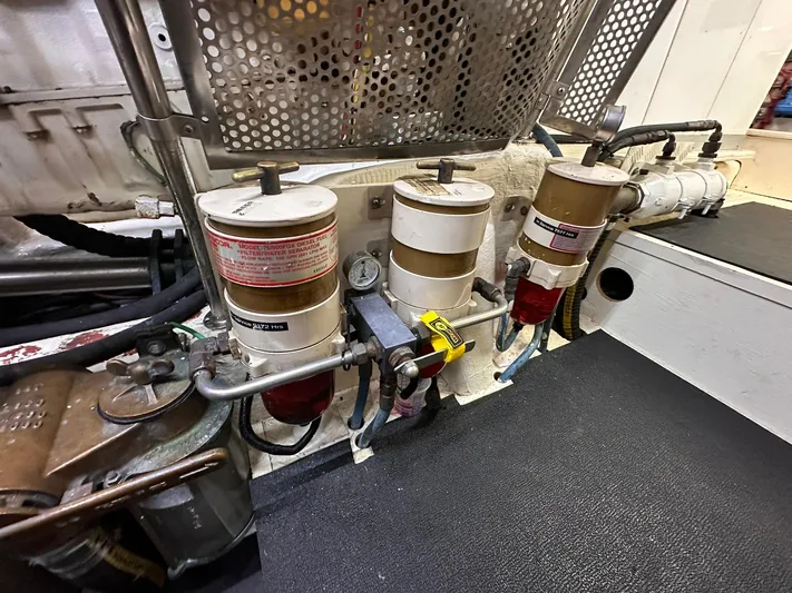 Beyond Capricorn 1 Yacht Photos Pics 