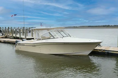 Grady-White Freedom 335