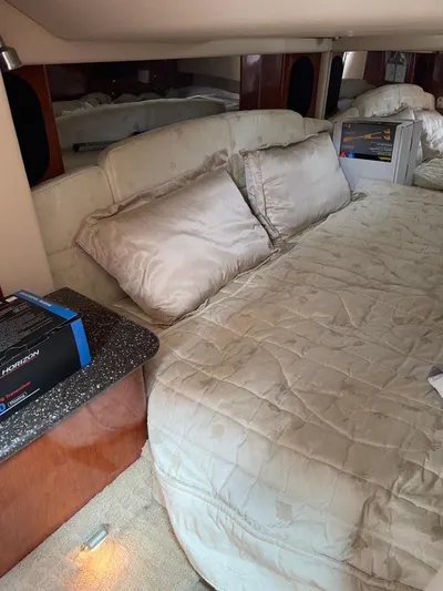  Yacht Photos Pics Interior cabin of 2008 Formula 400 Super Sport with bed and pillows.