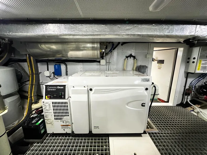  Yacht Photos Pics Cummins Onan generator in 2019 Galeon 560 Sky yacht engine room.