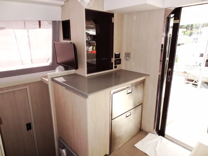 Blue Tiger Yacht Photos Pics 