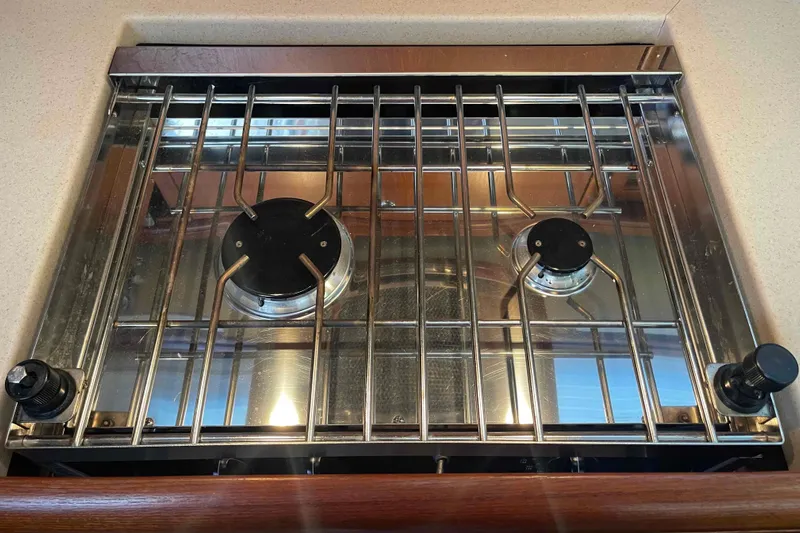 La Veda Yacht Photos Pics Stainless steel stove with two burners on a 2003 Hunter 426 Deck Salon yacht.