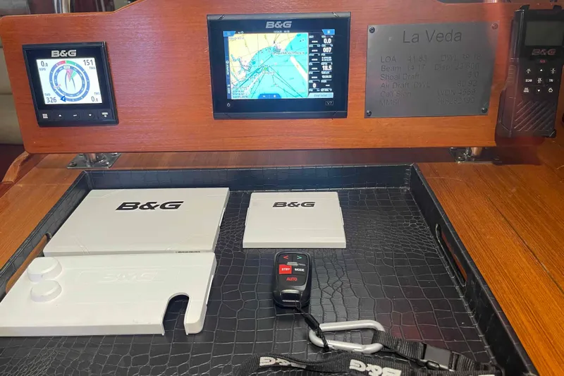 La Veda Yacht Photos Pics Navigation equipment on 2003 Hunter 426 Deck Salon, featuring B&G displays and controls.