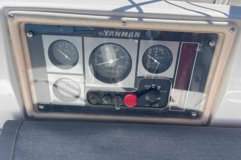 La Veda Yacht Photos Pics Control panel of a 2003 Hunter 426 Deck Salon sailboat with Yanmar engine gauges.