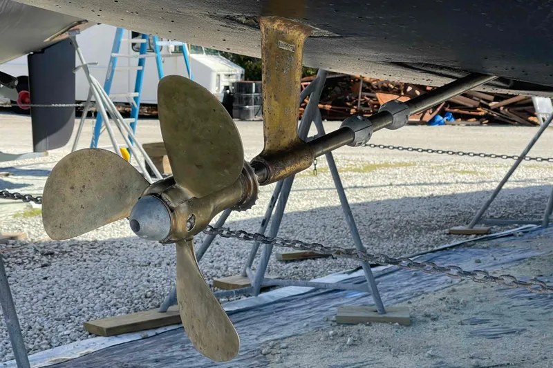 La Veda Yacht Photos Pics Propeller of 2003 Hunter 426 Deck Salon sailboat on dry dock.