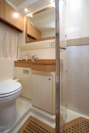 Rial Yacht Photos Pics Sarnico 60, Bathroom