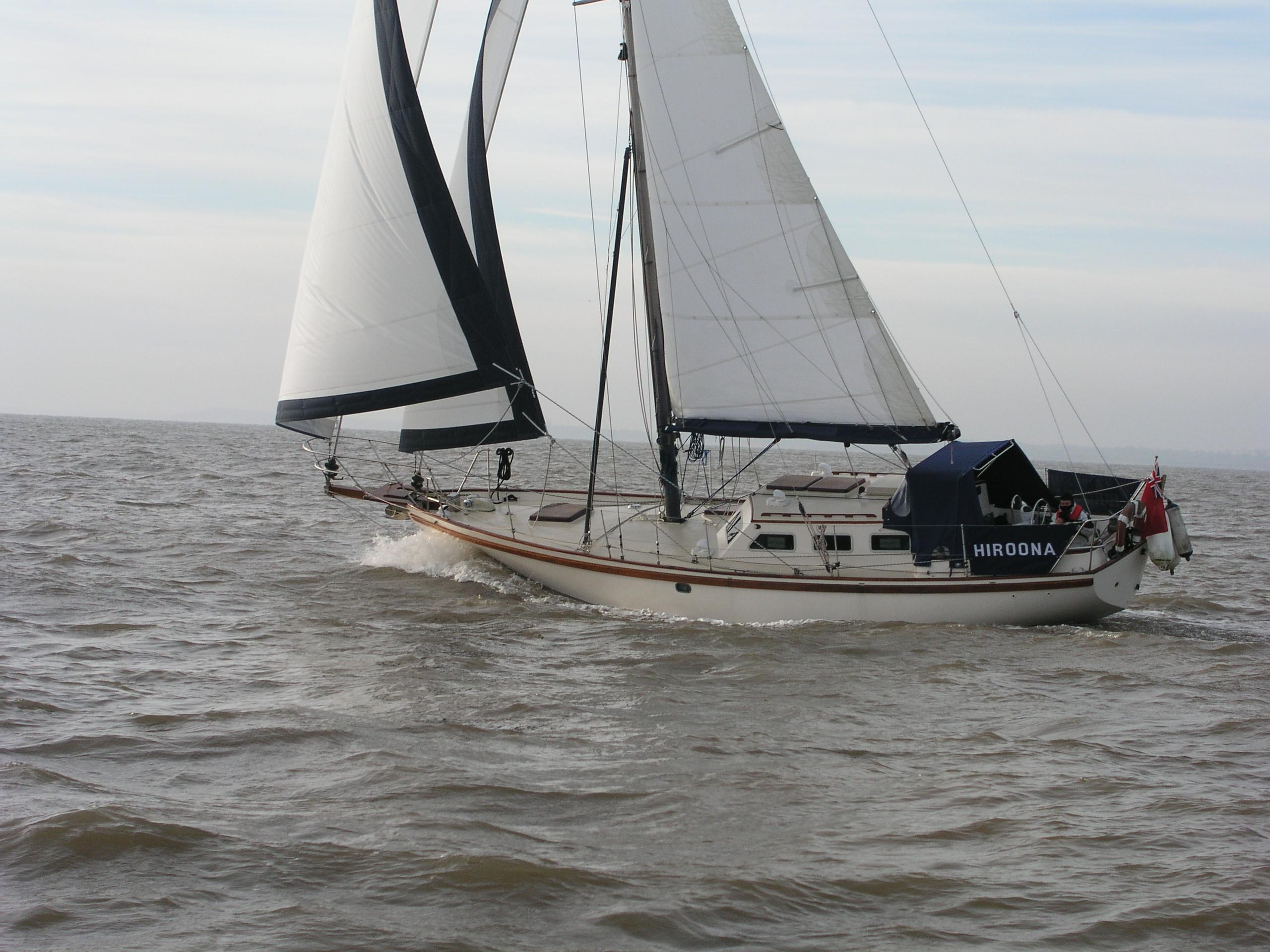 sailboatdata endurance 37