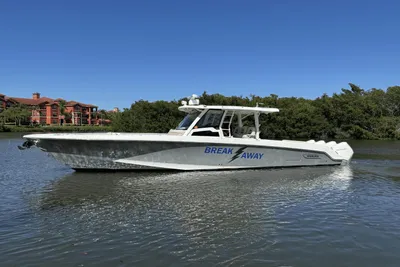 Boston Whaler 380 Outrage