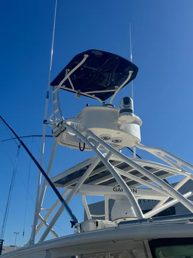 Tradition Yacht Photos Pics HCB 53 Sue&ntilde;os 2016 boat tower against blue sky.