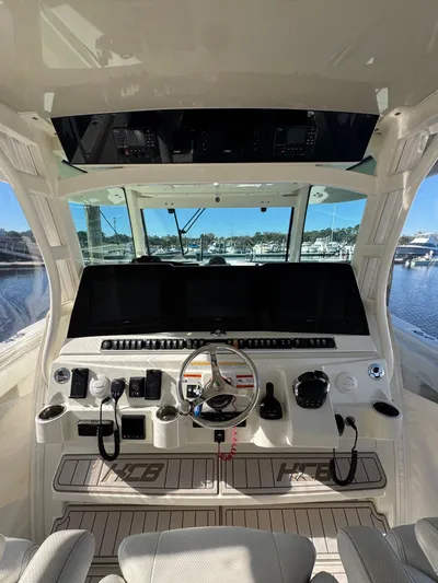 Tradition Yacht Photos Pics Interior view of 2016 HCB 53 Sue&ntilde;os cockpit with controls.