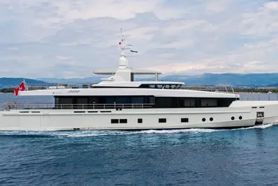 2017 Admiral 40m