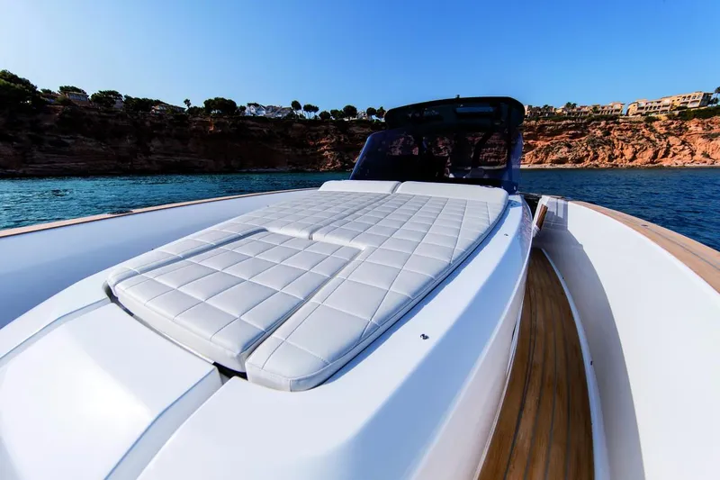  Yacht Photos Pics Manufacturer Provided Image