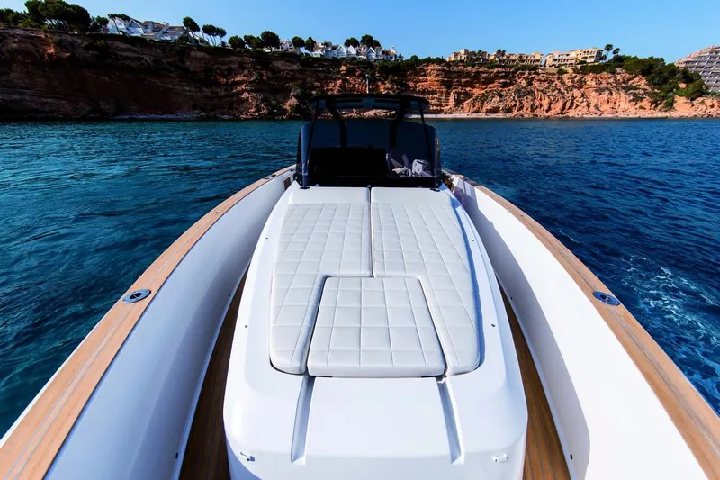  Yacht Photos Pics Manufacturer Provided Image