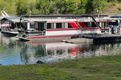 Sumerset Houseboat