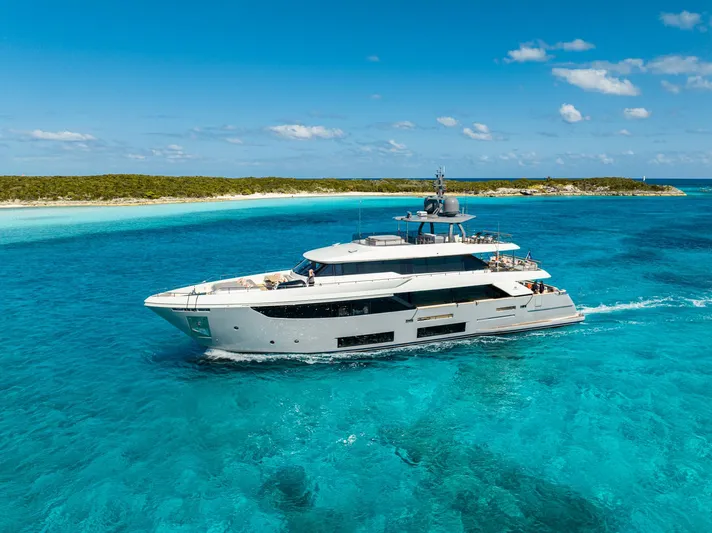 Fifi Yacht Photos Pics 