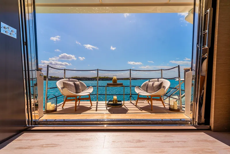 Fifi Yacht Photos Pics 