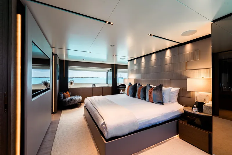 Fifi Yacht Photos Pics 