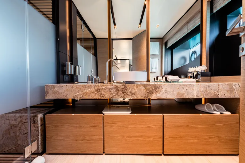 Fifi Yacht Photos Pics 