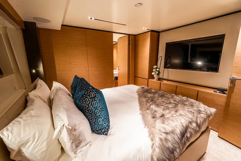 Fifi Yacht Photos Pics 