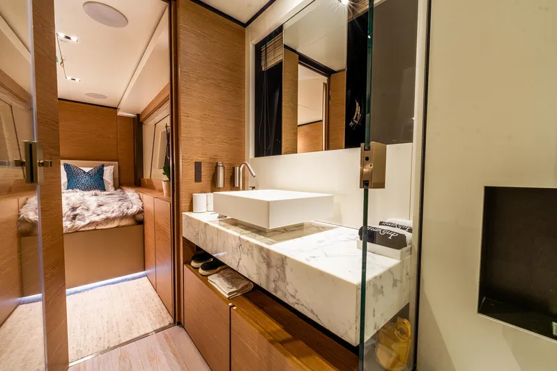 Fifi Yacht Photos Pics 