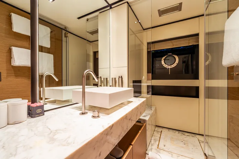 Fifi Yacht Photos Pics 