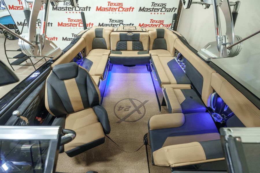 2020 MasterCraft X24