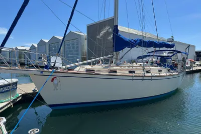Island Packet 38