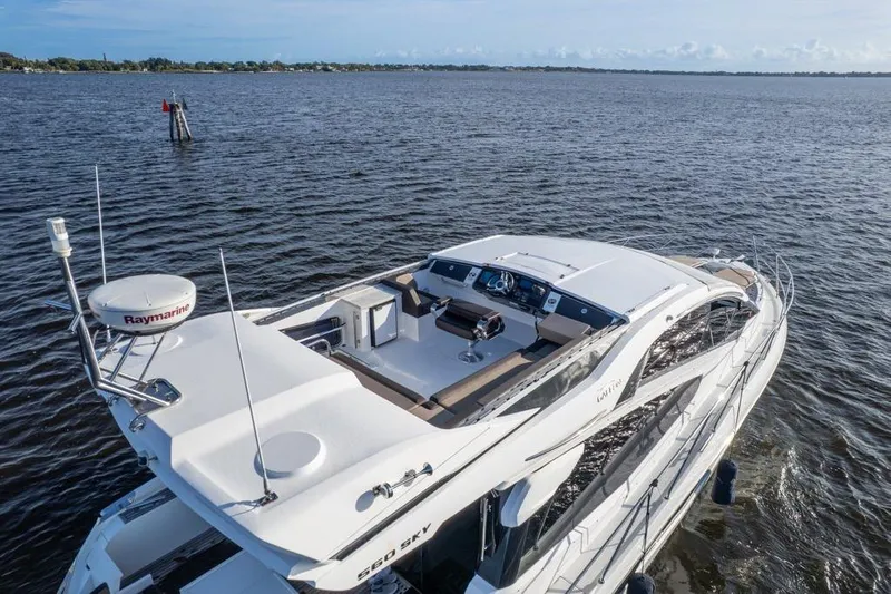 Nuckingfuts III Yacht Photos Pics Galeon 58 560 Sky Nuckingfuts- Aerial Sky Bridge