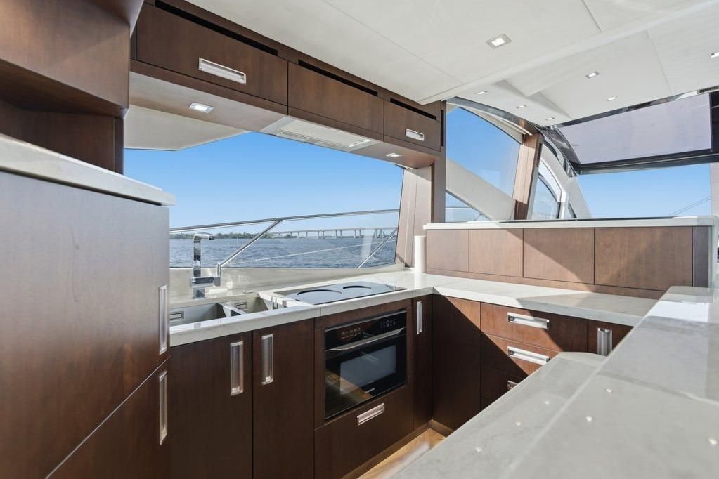 2017 Galeon 58 