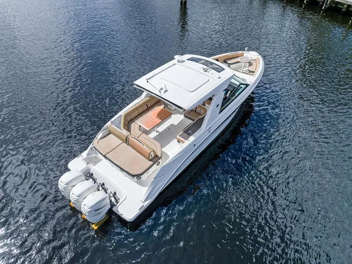  Yacht Photos Pics 2019 Sea Ray SLX 400 OB boat on water, aerial view.