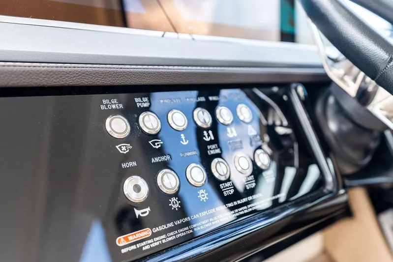  Yacht Photos Pics Control panel of 2019 Sea Ray SLX 400 OB boat with various function buttons.