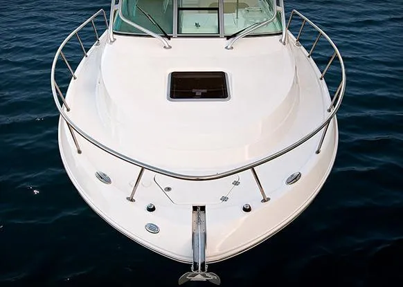  Yacht Photos Pics Manufacturer Provided Image: 2015 Robalo R305 Walkaround boat on water, top view.