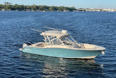 2019 Grady-White Freedom 325