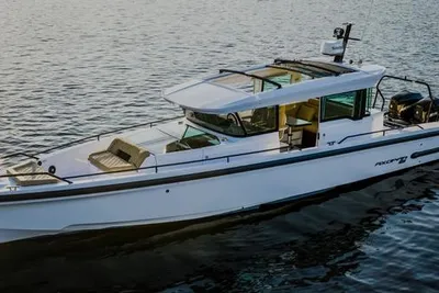 2022 Axopar 37 Cross Cabin