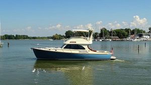 2020 43' Hinckley-Talaria 43 FB Stuart, FL, US